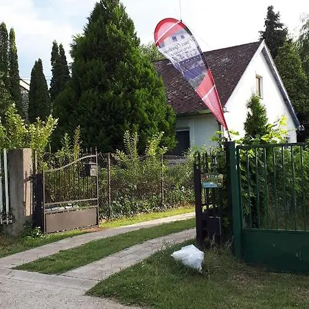 Pipacs Apartman Zamardi