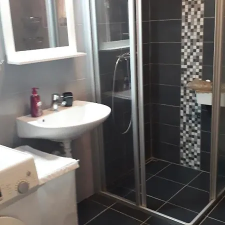 Pipacs Apartman Apartment *