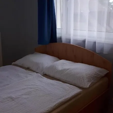 Apartment Pipacs Apartman *