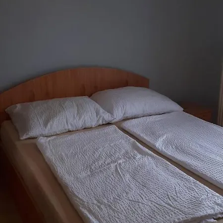 Apartment Pipacs Apartman *